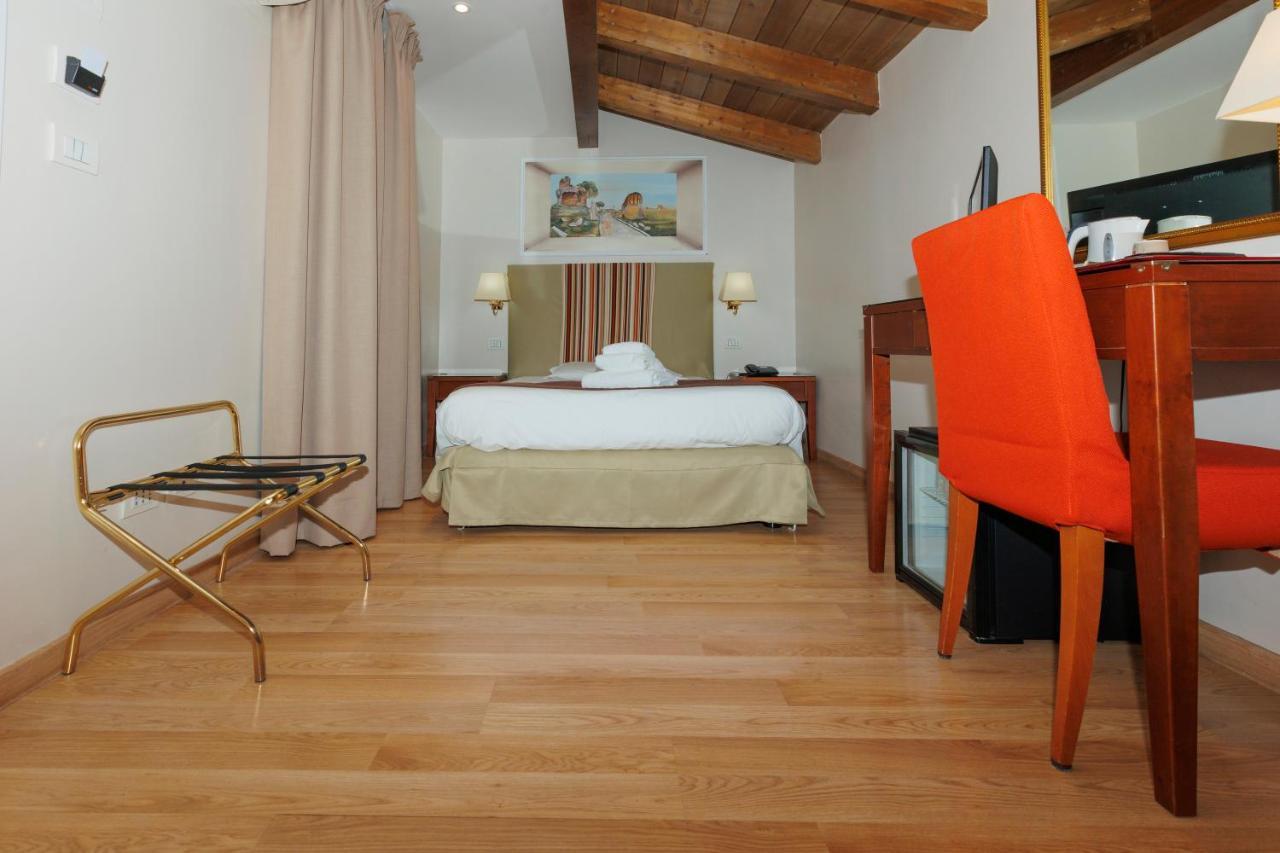 Hotel Camelia Rome Bagian luar foto