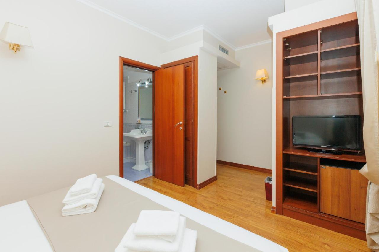 Hotel Camelia Rome Bagian luar foto